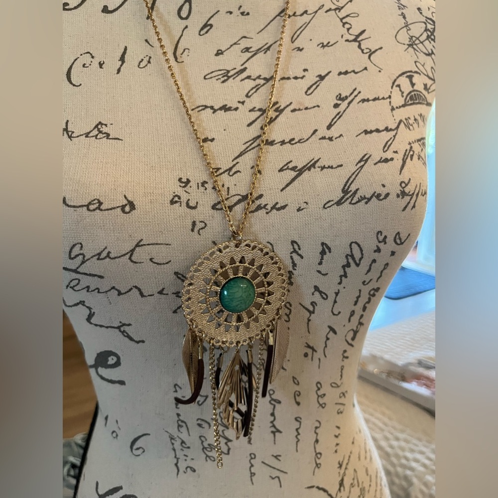 Really pretty new necklace western style!